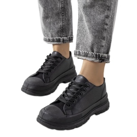 D/GMR Svarta sneakers på en tjock Nurbik-sula