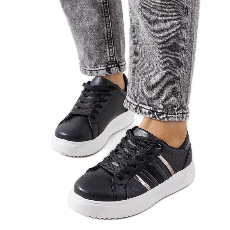 D/GMR Svarta sneakers på Goldsmi-plattformen