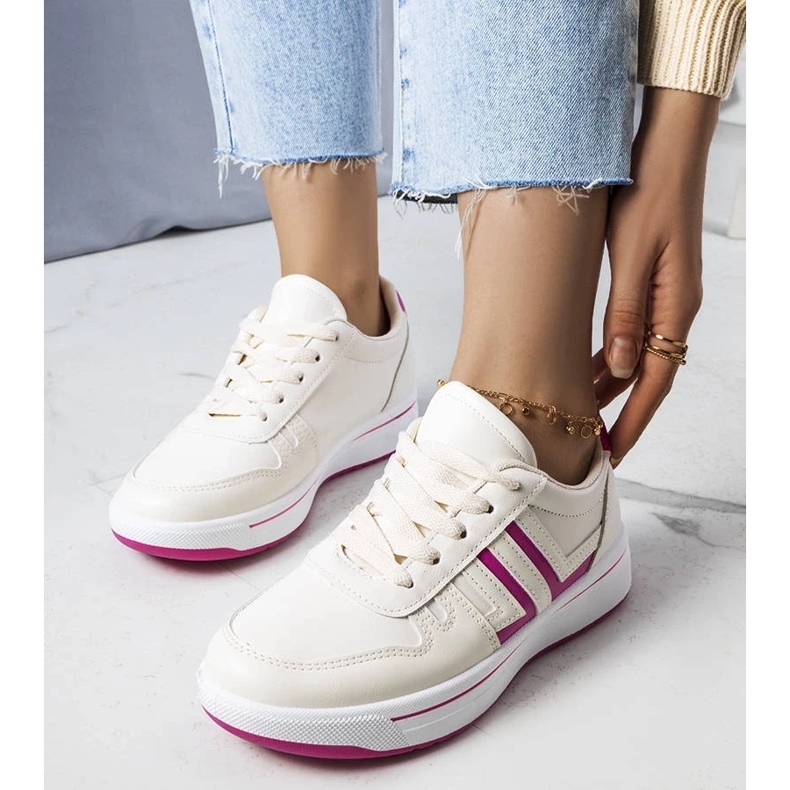 D/GMR Krämfärgade sneakers med rosa inlägg från Olympia beige