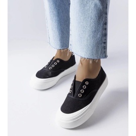 D/GMR Svarta slip-on sneakers från Rabican