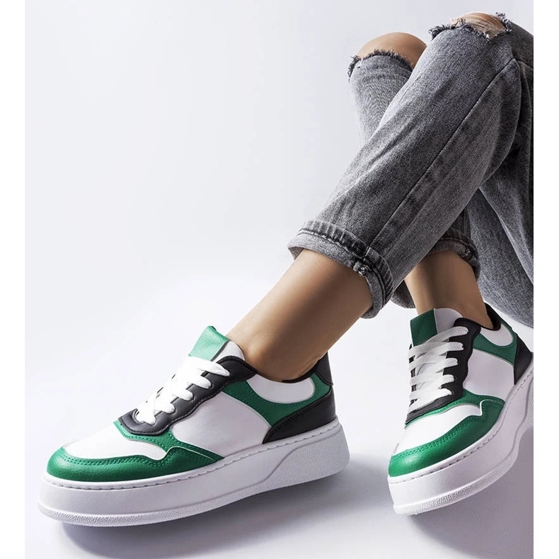 D/GMR Vita och gröna skor med tjockare sula från Baron