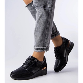 D/GMR Jazzar svarta genombrutna läderskor