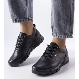 D/GMR Svarta brogues i genombrutet läder från Brodeur