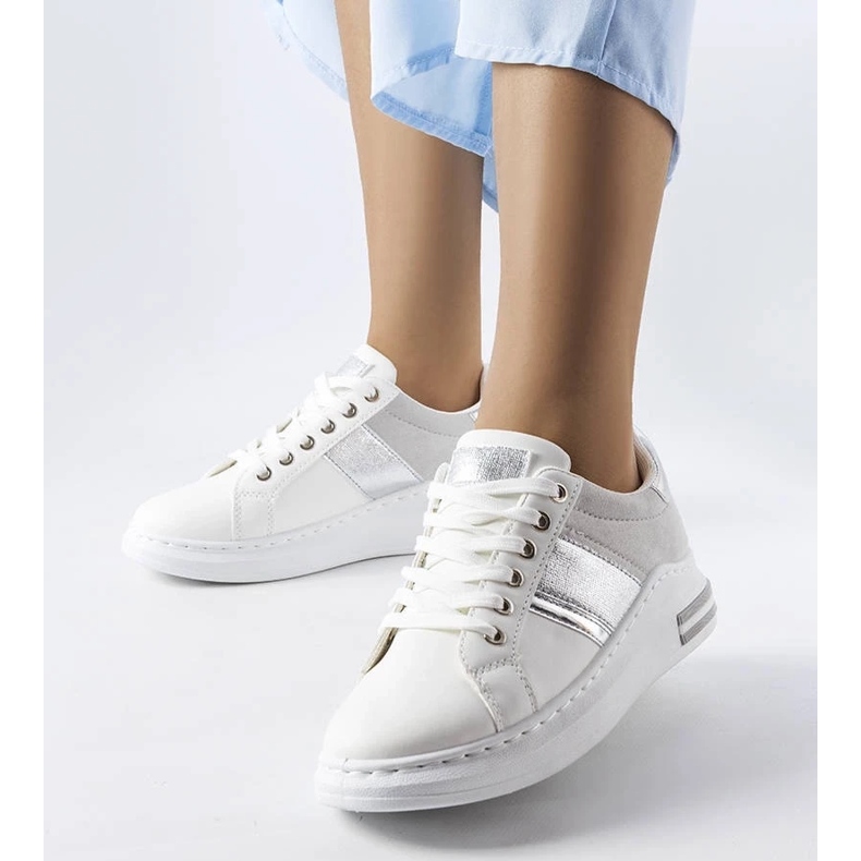 D/GMR Vita sneakers med gråa inlägg från Deans