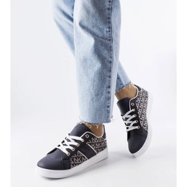 D/GMR Marinblå sneakers dekorerade med Bolduc-monogrammet