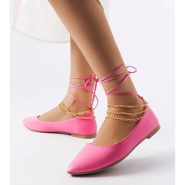 D/GMR Rosa ballerinor med dekorativt lås från Donat