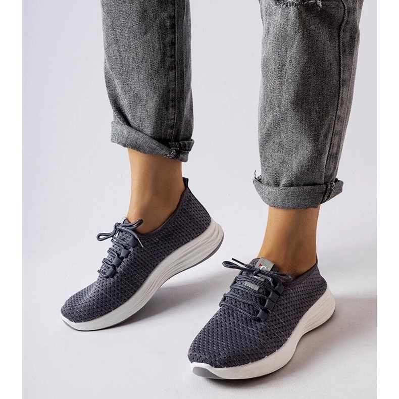 D/GMR Sneakers i grått tyg från Tommaso