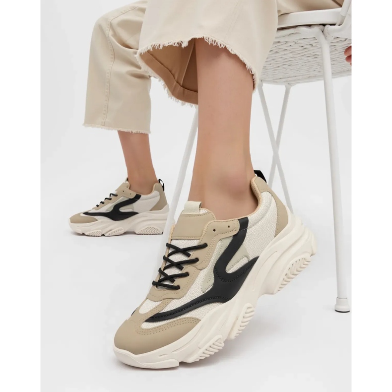 Kvinnors zenna svarta sneakers beige