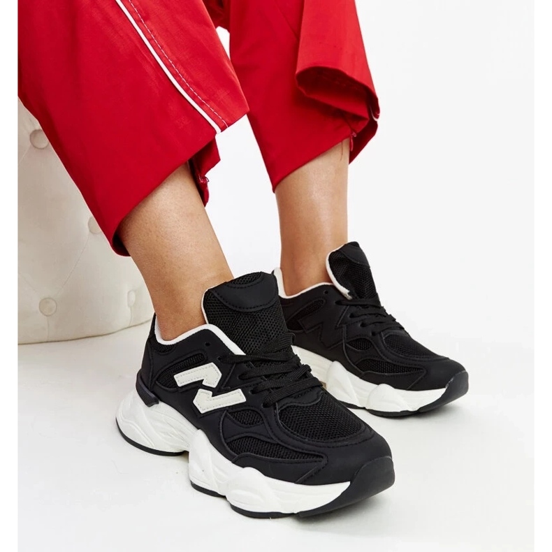 D/GMR Svarta sneakers med massiv Gergely-sula