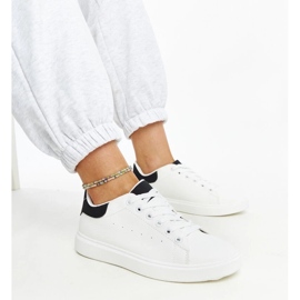 D/GMR Svartvita sneakers på Ariam -plattformen