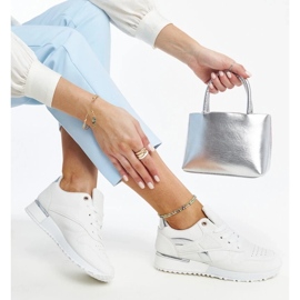 D/GMR Tasnim vita sneakers i ormskinn