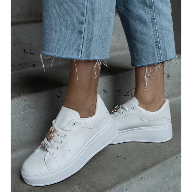 D/CEO Vita plattformssneakers dekorerade med en Mavien-nalle