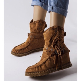 D/CEO Bruna kilstövlar från Teodata