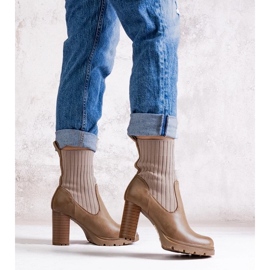 D/CEO Mörkbeige ankelboots gjorda av Asera eco-läder