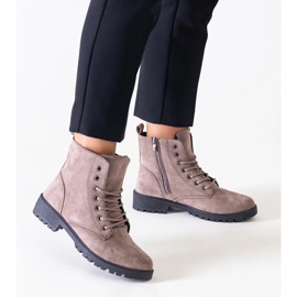 D/CEO Bruna arbetsstövlar i ekomocka på Barosa-plattformen