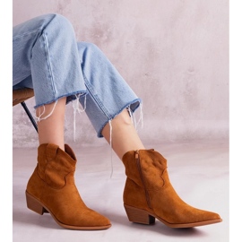 D/CEO Erinne bruna stövlar