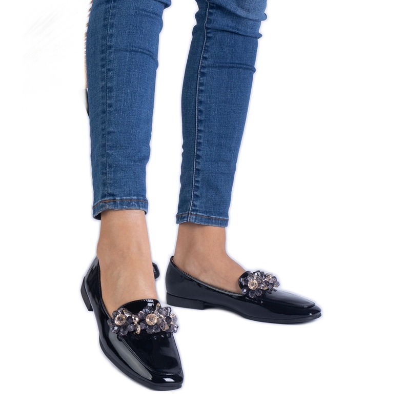 Svart lackerade loafers med kristaller