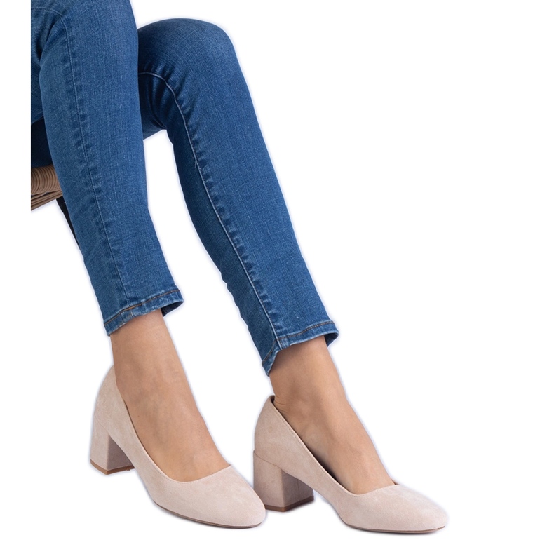 Beige pumpar från Ekozamsz på posten