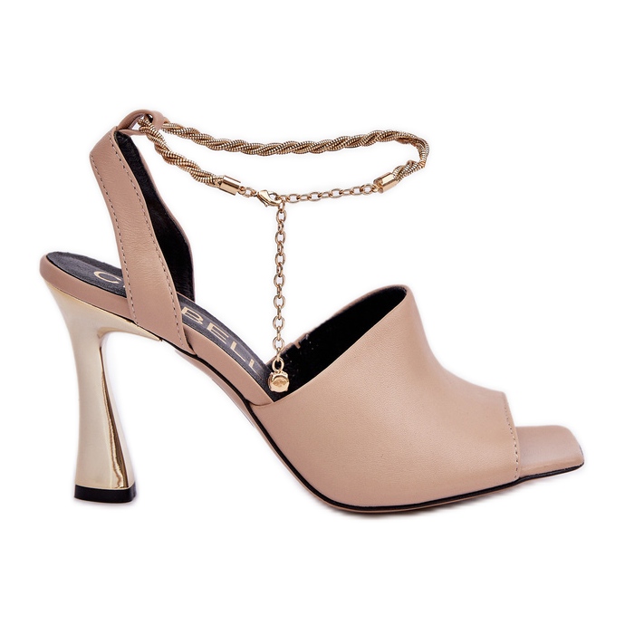 Lädersandaler på en hög häl med en dekorativ chebello 4440 beige armband