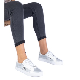 Silver sneakers med ett djurmotiv dekorerat med glitter silver-