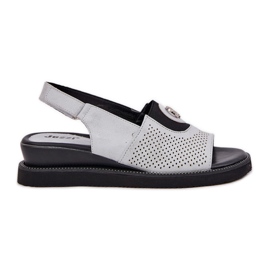 Jezzi Kvinnors sandaler på en silverkil med en prydnad