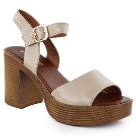 Kvinnors sandaler på posten Beige M. Daszyński MR24146-2