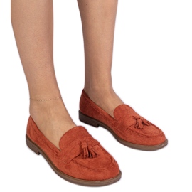 Orange kvinnors mockasiner från Ekozamsz med fransar