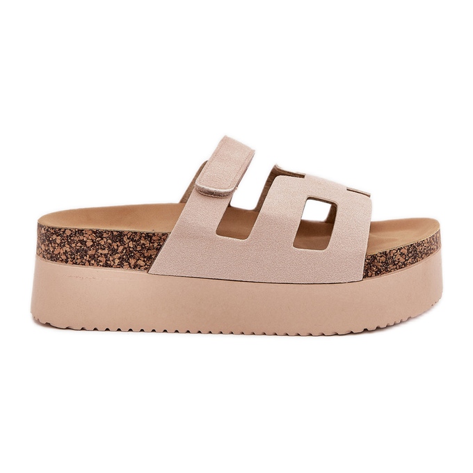 Tofflor på en massiv plattform beige