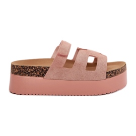 Tofflor på en massiv plattform rosa