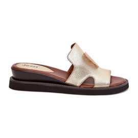 Jezzi Kvinnors flip flops på Anchoic Leather Wedge med en gyllene dekoration