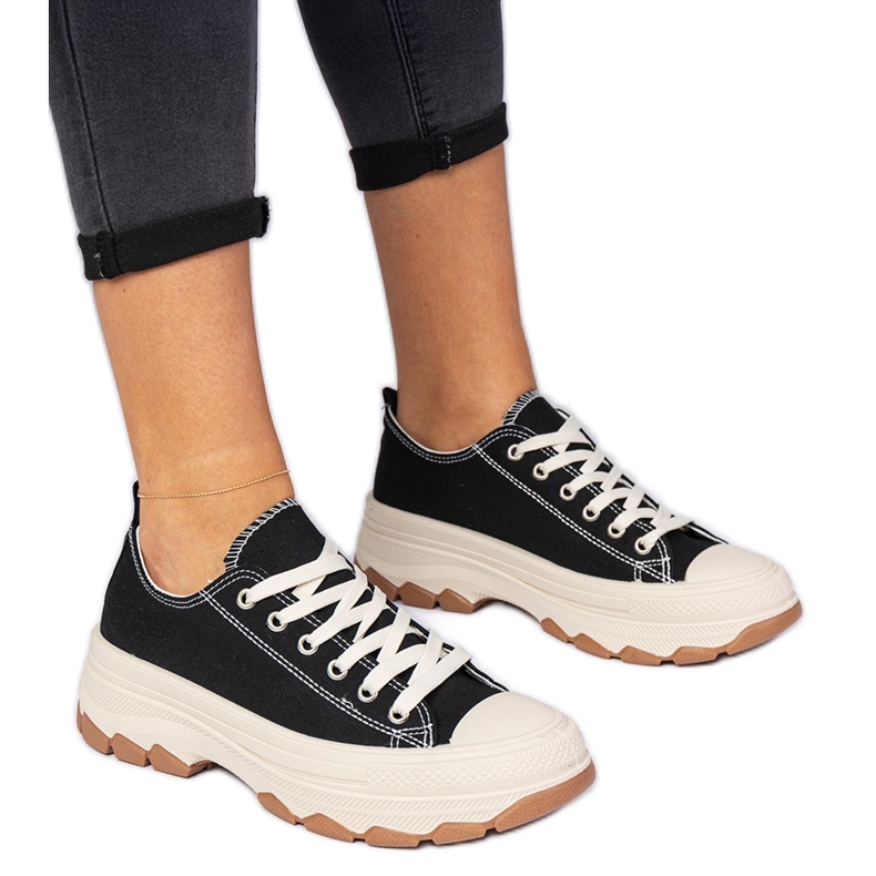 Svarta sneakers med tjock sula