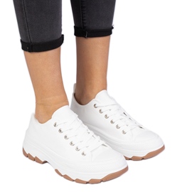 Vita sneakers med tjock sula