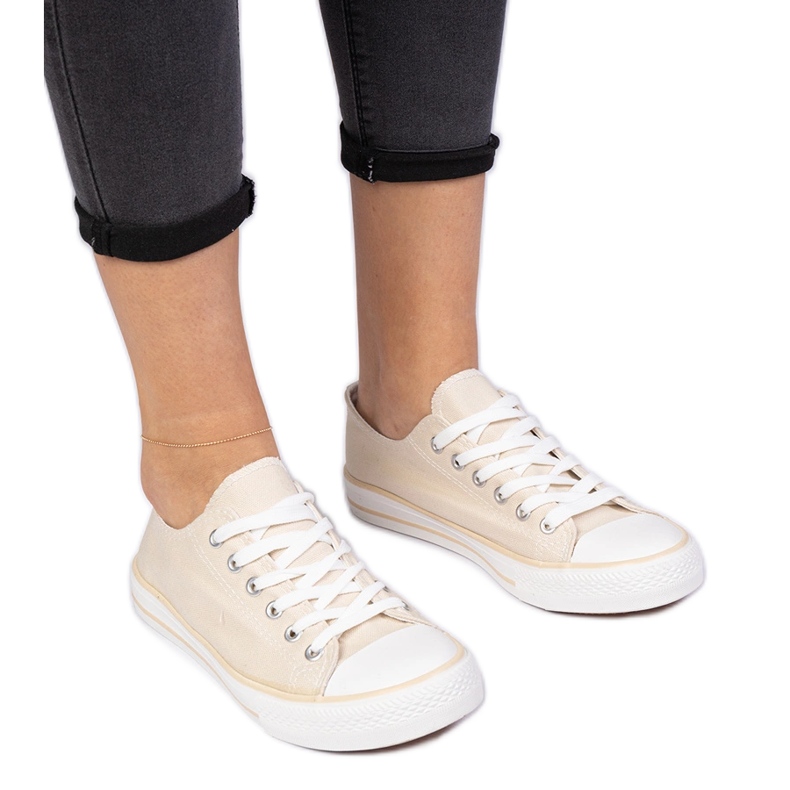 Bruna klassiska kvinnors sneakers beige
