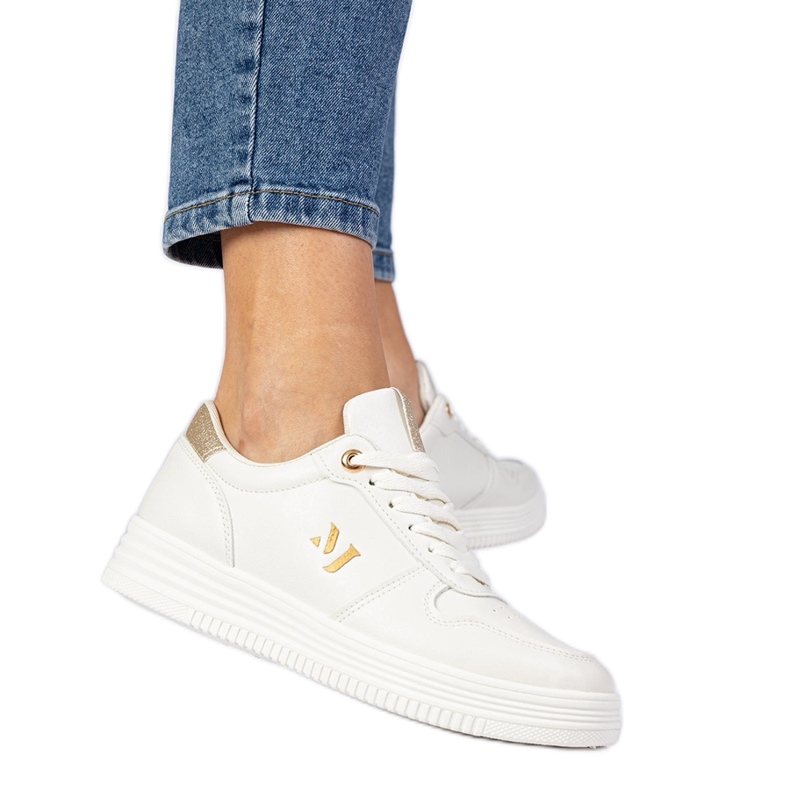 Beige kvinnors sneakers med gyllene brokad