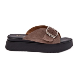Kvinnors mocka flip flops med ett spänne på Zazoo 3019 Brown -plattformen brun