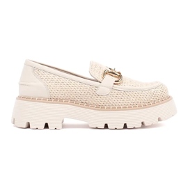 Goodin Beige loafers på plattformen med en gyllene kedja