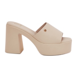 Kvinnors Eco Leather Slippers on the Post and Light Beggar Platform beige