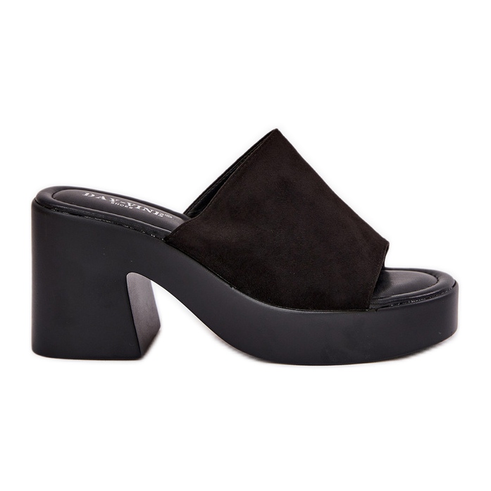 Kvinnors tofflor på posten och plattformen svart