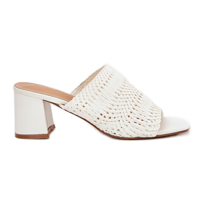 Kvinnors flip flops med vita klackar