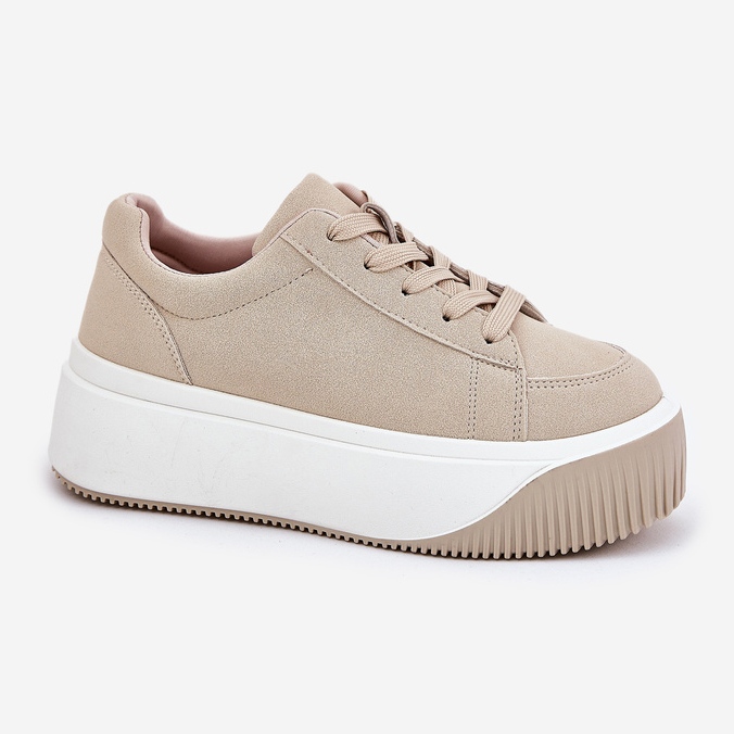 Sneakers på en massiv plattform slät beige