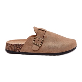 Tofflor kvinnors träskor på plattformen med kaki -spänne beige