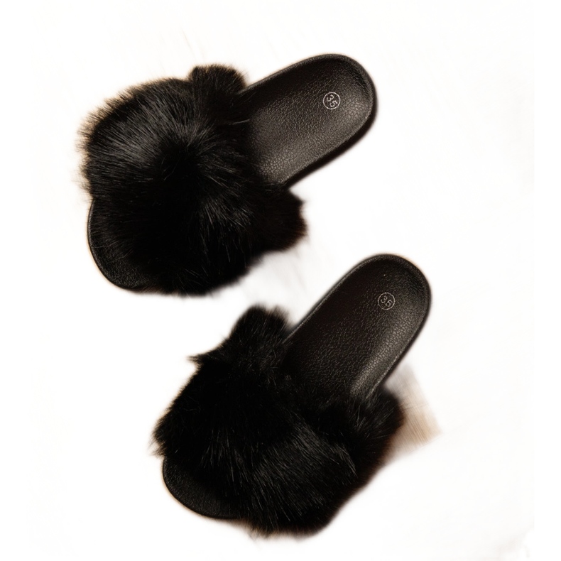 Svarta barns flip flops med päls