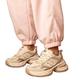 Beige Sports Sneakers på en massiv sula