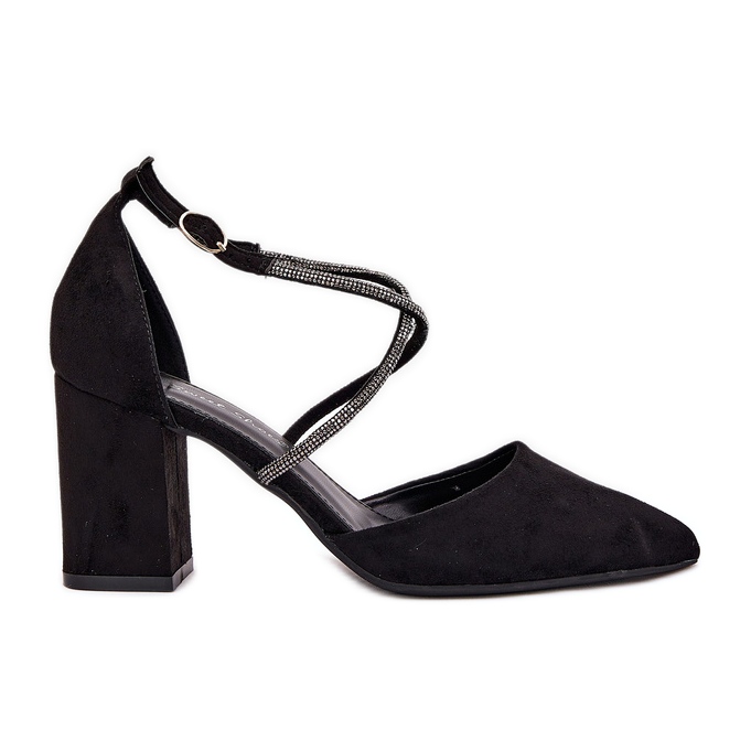 Pumpar med spetsiga tår och dekorerade ränder på pelaren svart