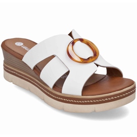 Kvinnors läderflip flops på de vita kilarna Remonte D2L52-80