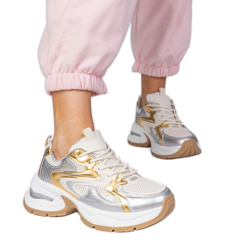 Golden Sports Sneakers på en tjock sula gyllene