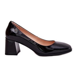 Läder lackerade kvinnors pumpar på Vinceza 91130 Black Post svart