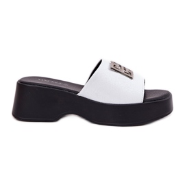 Kvinnors läderflip flops med en Vinceza 79526 vit