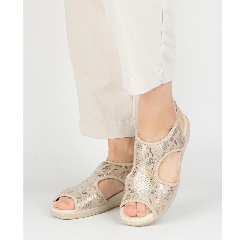 Vriston Kvinnors skor flexibla sandaler comfoot emma beige glänsande utan