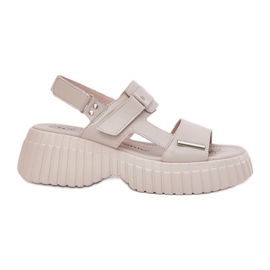 EVento Kvinnors lädersandaler på plattformen beige